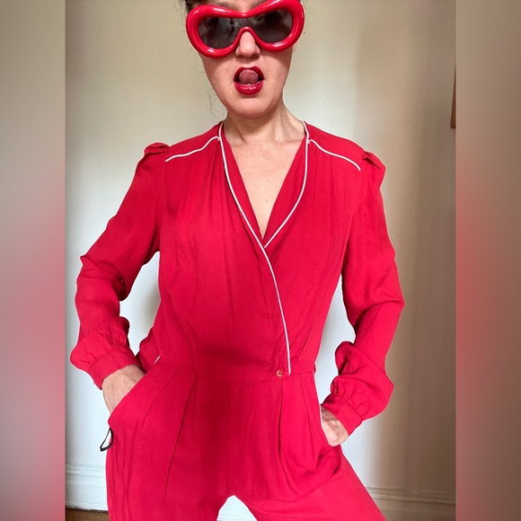 Vintage red and white clam digger jumpsuit.Labeled tapestry Inc. Size small - Picture 2 of 6